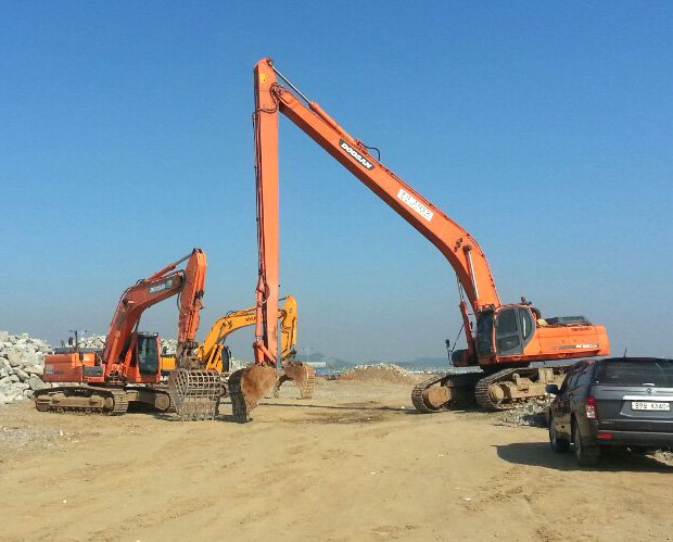 두산 DX520 LCA